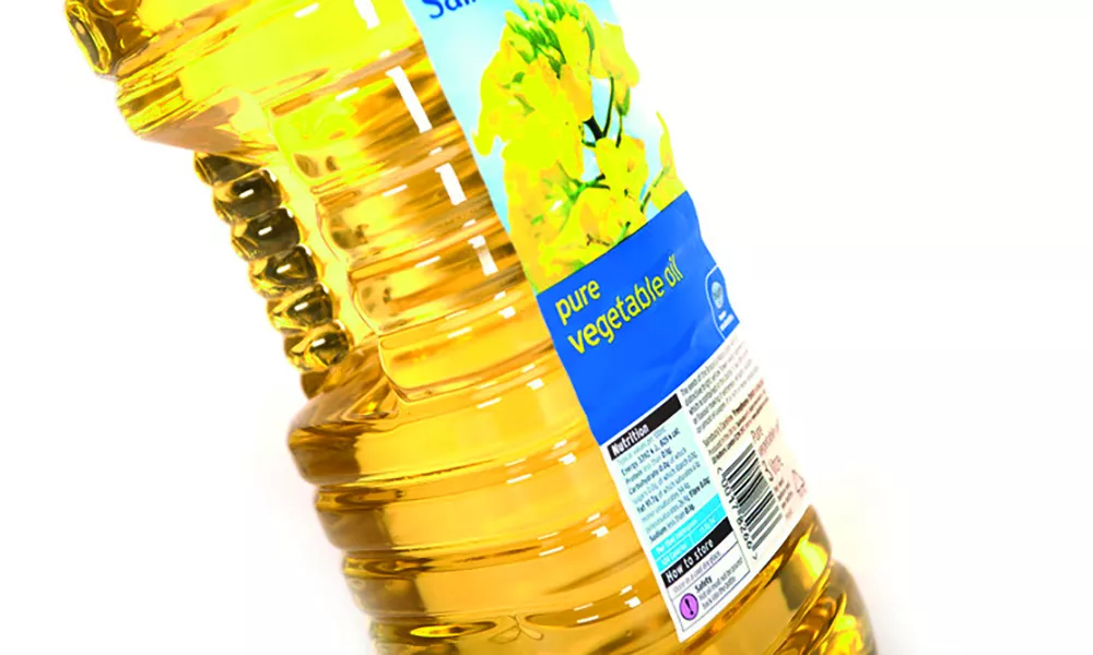 Photo of a bottle of cooking oil.